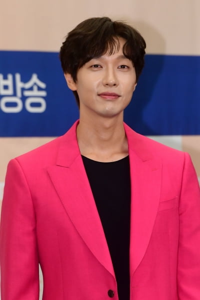 [포토] 지현우, '여심 저격 로맨스 장인'