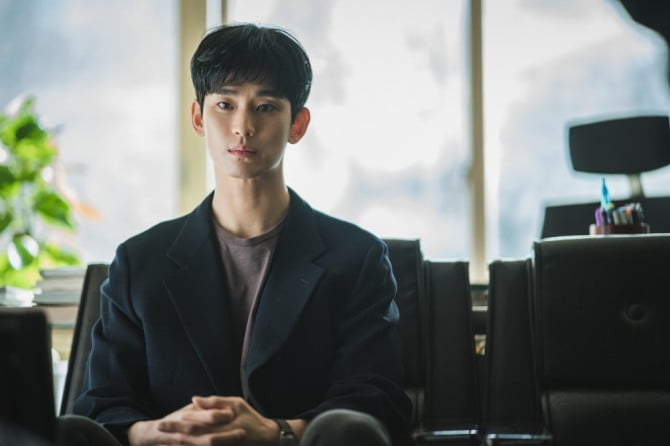 김수현, `사이코지만 괜찮아`로 전한 `휴먼+힐링`…연기 인생 2막 기대