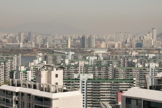 경실련은 문 대통령 취임 이후 3년간 서울 전체 주택 가격 상승률은 34%, 아파트값 상승률은 52%에 달한다고 밝혔다. 사진=게티이미지뱅크 