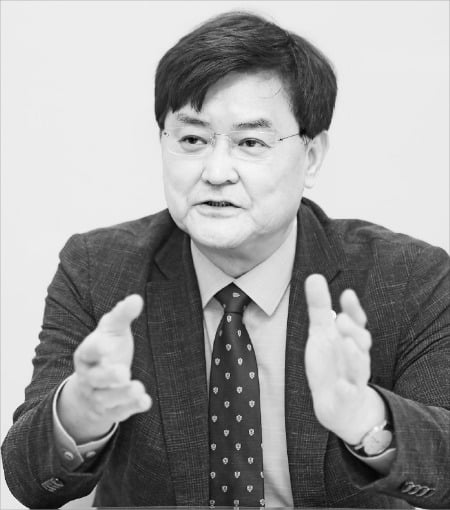 서승환 연세대 총장은 “대학 경쟁력의 핵심인 연구력 강화를 위해 올해 지원금을 두 배 이상 늘렸다”며 “융·복합연구 지원에 행정·재정적 지원을 아끼지 않겠다”고 강조했다.  강은구 기자  egkang@hankyung.com 