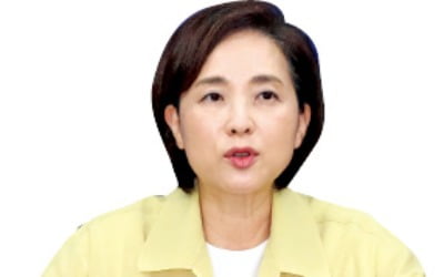 유은혜 "非수도권도 등교인원 3분의 2로…내달 11일까지 유지"