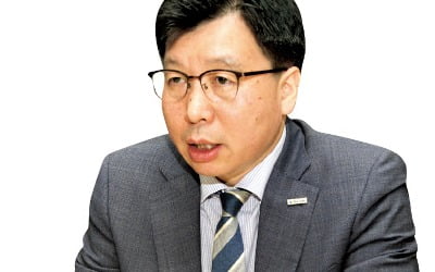 "예금·부동산에서 눈 떼고 전체 자산 절반은 주식 사라"