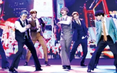 방탄소년단, 美 MTV 어워즈 '베스트 팝' 등 4관왕