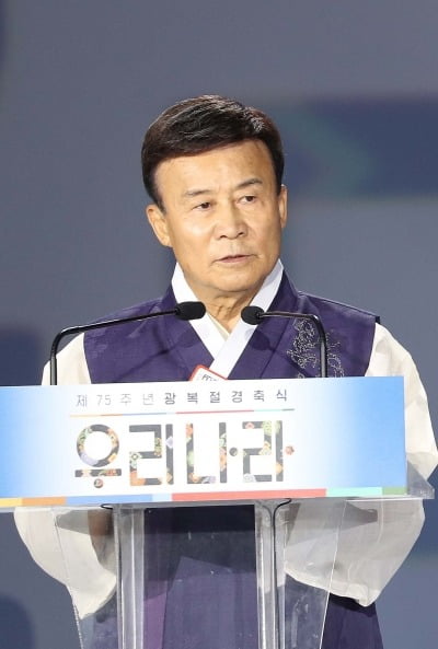 25개 독립운동단체 "안익태 애국가 바꾸자…김원웅 지지"