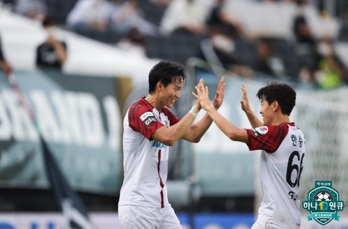 '윤주태 멀티골' 서울, 성남 2-1 제압하고 3연패 탈출