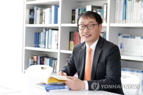 KT 구현모 "통신 넘어 플랫폼 사업자 돼야 성장 가능"