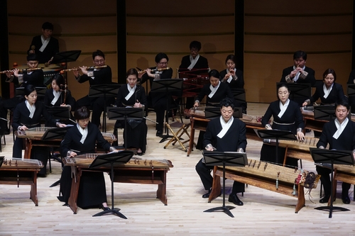 국립국악원 무대에서 되살아나는 악보·음원 속 북한음악