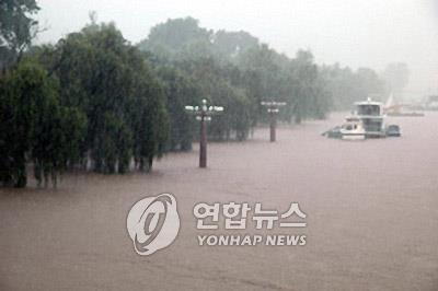 북한, '평양 한복판' 대동강에 홍수경보…13년 전 침수 데자뷔(종합2보)