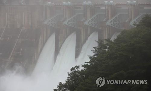 충주댐 초당 방류량 4천t으로 늘려…홍수기 제한수위 조절