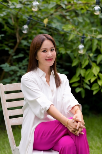 '오케이 마담' 엄정화 "액션 연기, 정말 해보고 싶었어요"