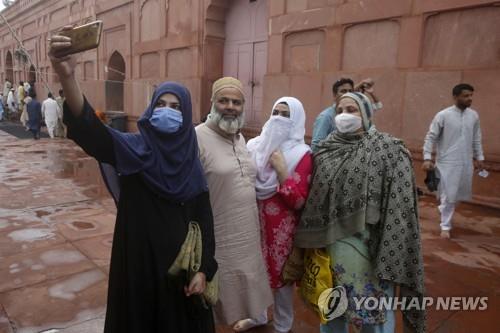 파키스탄, 10일부터 통제 대부분 해제…극장·놀이공원 등 허가