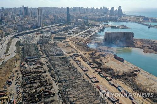 '대폭발' 레바논서 결혼 축가 울려퍼진 `슬픈 장례식'