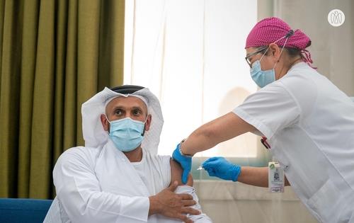 UAE서 중국 시노팜 코로나19 백신 5천명 임상 접종
