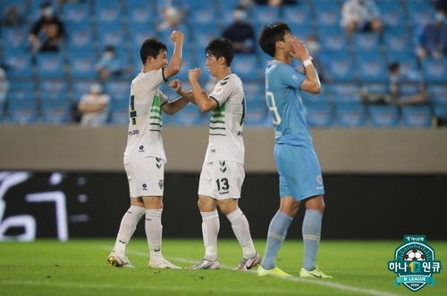 '김보경 멀티골' 전북. 대구 2-0 완파…선두 울산과 격차 '1점'(종합)