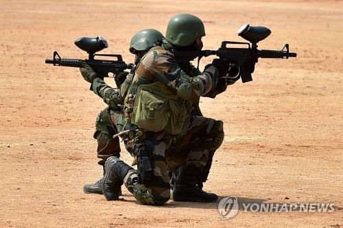 인도, 자국 방위산업 육성 추진…101개 무기 수입 금지