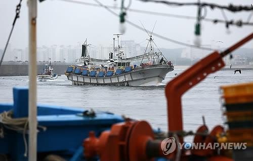 최장기 장마에 수산물 가격도 '들썩'…추석 물가도 '걱정'