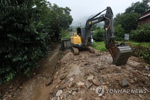 충북 호우 실종자 수색 11일째 이어져…수해복구도 속도