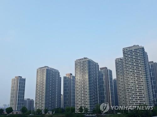 잇단 규제에도 서울 아파트값 10억원 돌파…강남구 20억원 넘어