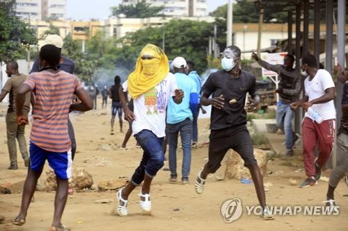 코트디부아르 '대통령 3선 출마' 찬반시위 충돌…4명 사망