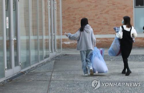 개강 앞두고 외국인 유학생 입국 행렬…대전지역 대학 '긴장'