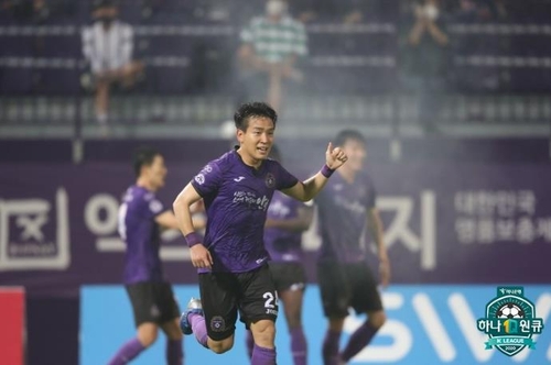 '권용현 결승골' FC안양, 부천에 2-1 역전승…시즌 첫 연승