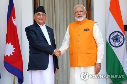 '국경지도 분쟁' 인도-네팔, 총리 간 대화로 관계 개선 모색