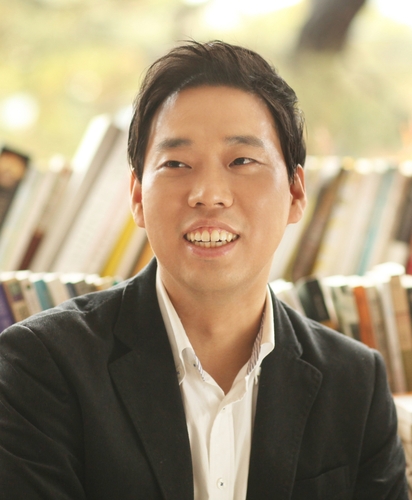 한국어학회 제1회 학범 국어학상에 곽충구·홍성수 교수