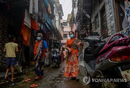 "인도 '핫스폿' 푸네 주민 51%에 항체"…집단면역 관련성 주목