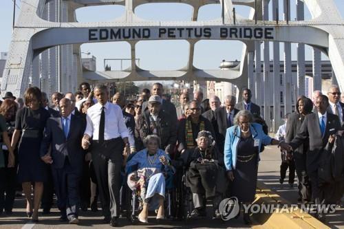 [미 민주 전대] 힐러리 "트럼프가 더 나았다면 좋았을 것…바이든 뽑으라"