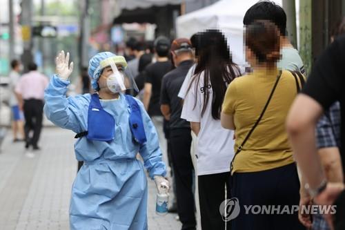 반년 넘게 '사투' 의료진…가족들 "제발 방역수칙 지켜달라"