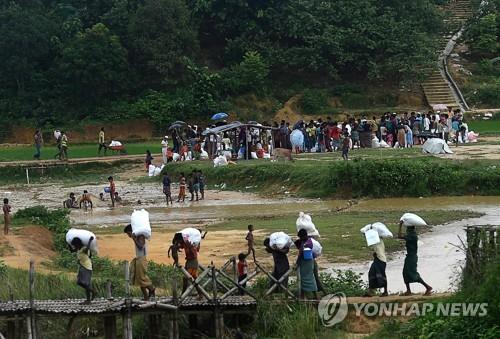 로힝야 학살 3주년…송환은 기약 없고 코로나19 위험도 확산