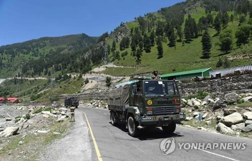 중국 못 믿는다…국경 분쟁지 인근에 군사도로 내는 인도