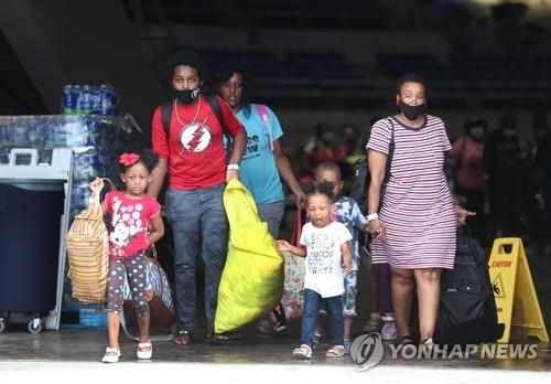 6ｍ 폭풍해일 동반 허리케인에 미 초긴장…코로나로 재택 고집도(종합)