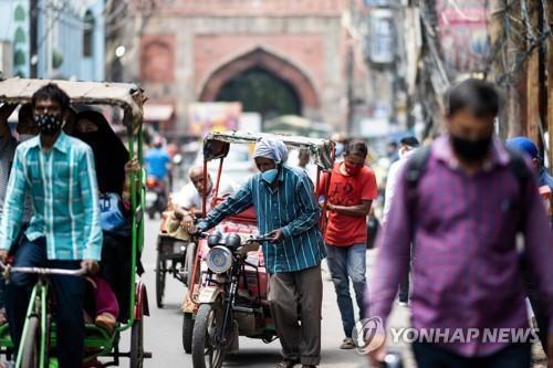 코로나19 확산 속 인도 의·공대 입시 시험 강행 논란