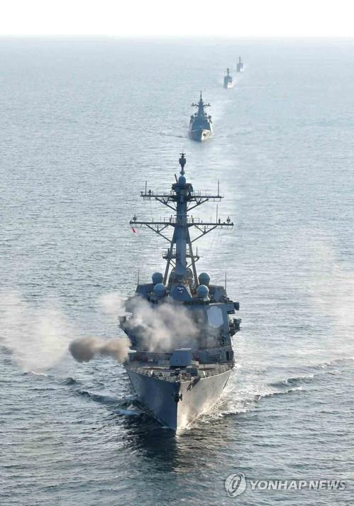 미국 미사일 구축함 남중국해 항해…미중, 사흘째 신경전