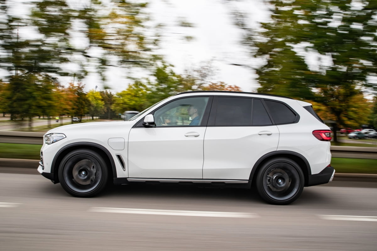 "전기 모드로 최고속도 135km/h"…BMW, 뉴 X5 PHEV 출시