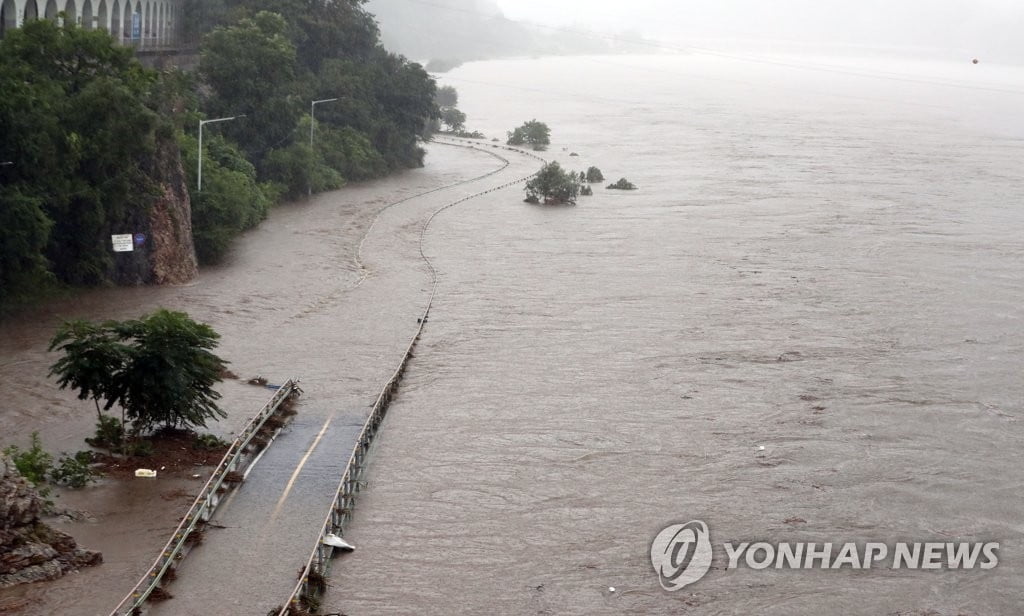 폭우로 오늘 하루만 최소 6명 사망…이재민 919명 발생