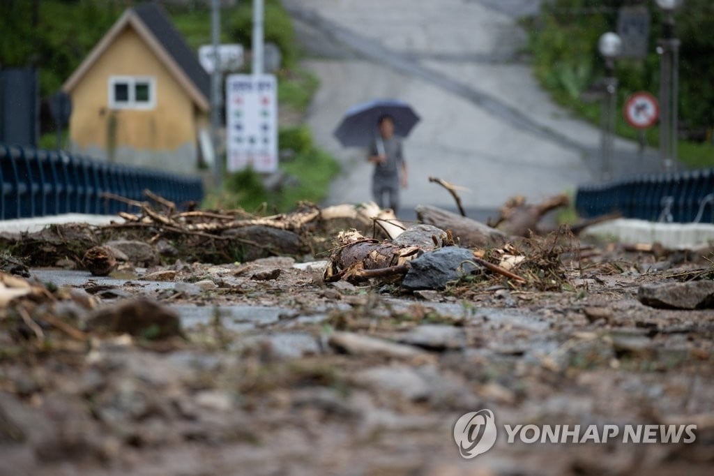 경기 가평 `물난리`에 단수 사태…"내일 오전 공급 재개"