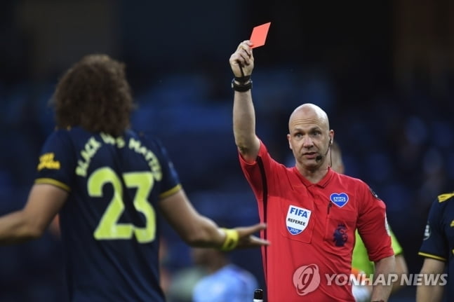 "기침은 공격적 행위"…축구경기 중 일부러 기침하면 퇴장