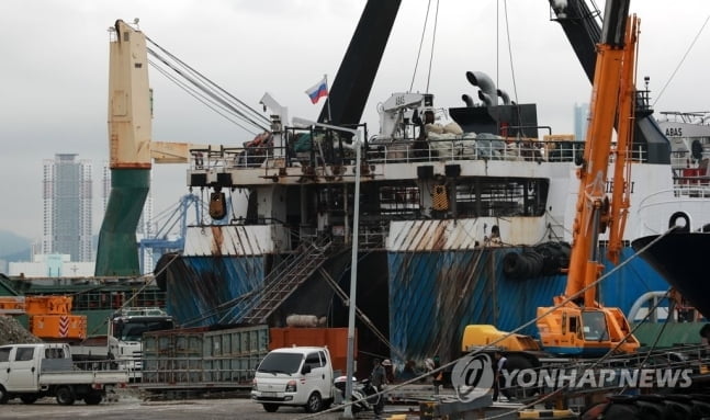 러 선박 한인 선장 확진…부산항 n차 감염 확산