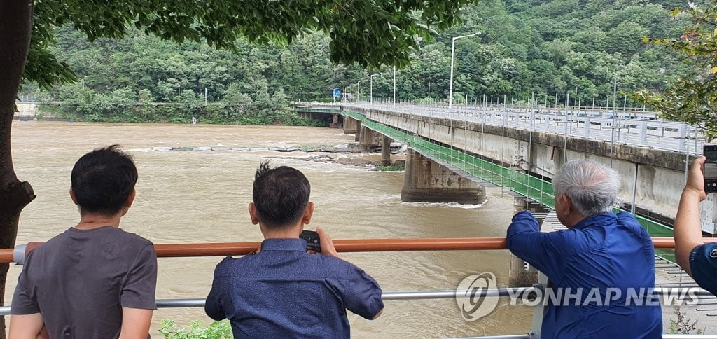 의암댐 사고현장 찾은 정총리 "입이 열개라도 할 말이 없다"