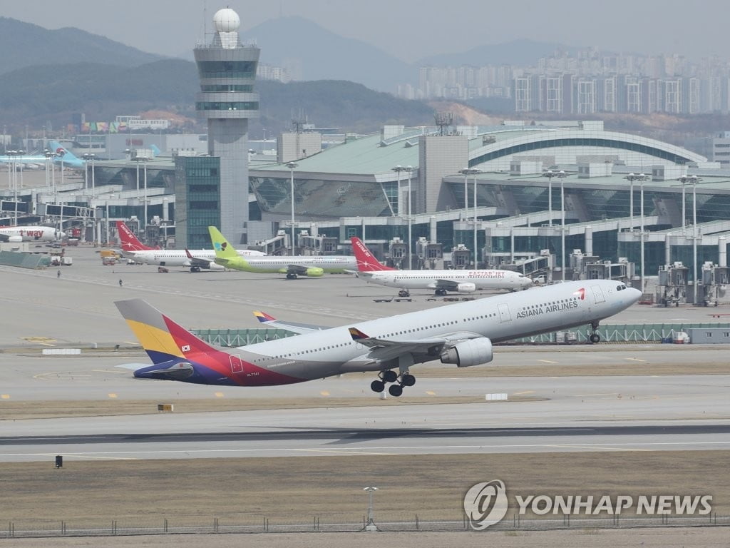 이동걸-정몽규, 아시아나 인수 담판…"거래 종료 확인할 듯"