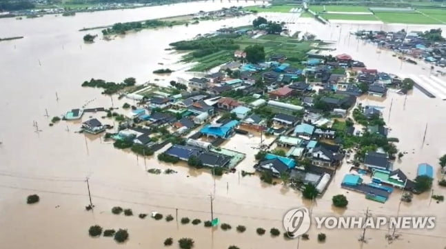 역대급 장마에 38명 사망·12명 실종…9년 만에 최악 물난리