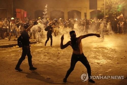 레바논 총리, 내각 총사퇴 발표할 듯…폭발 참사 반정부 시위