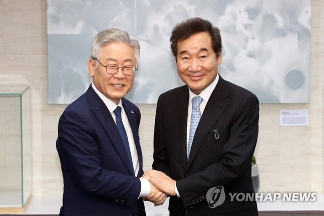 이재명, 이낙연 앞섰다…차기 대선 선호도 첫 1위