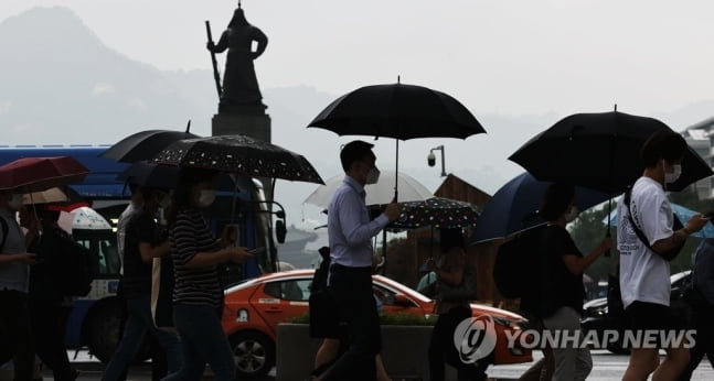 광복절에도 중부 막바지 폭우…경기 남부 200㎜ 이상 쏟아져