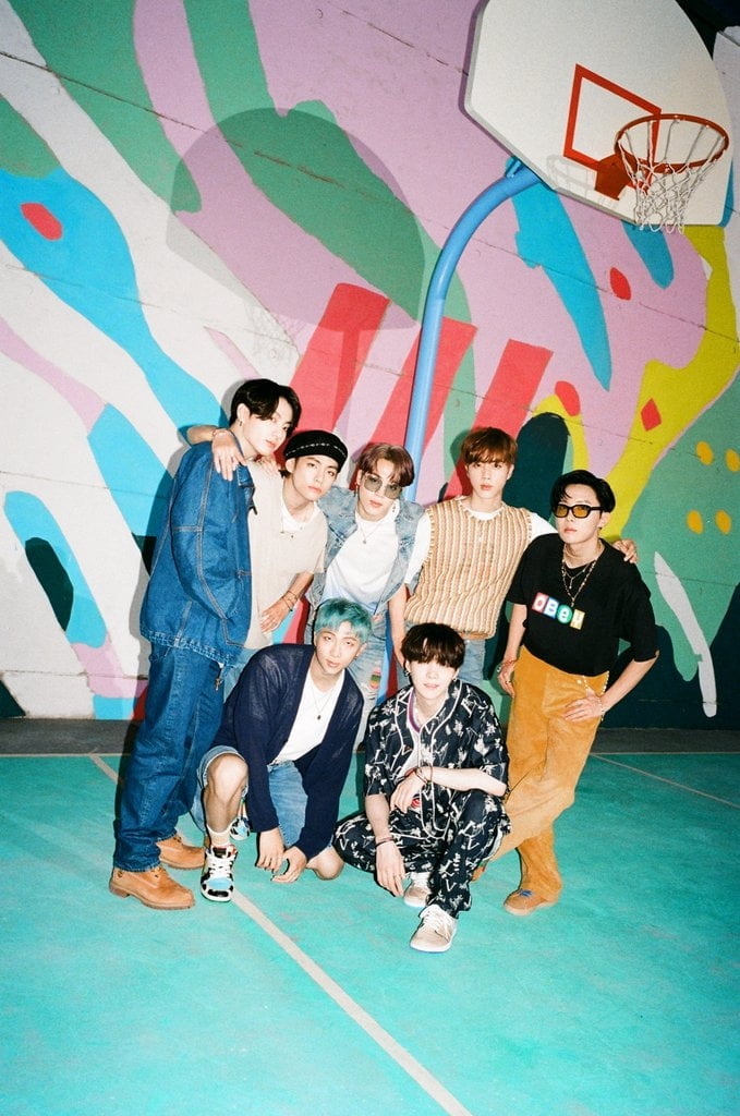 BTS, 스포티파이 이틀째 최상위권 사수…"폭발적 출발"