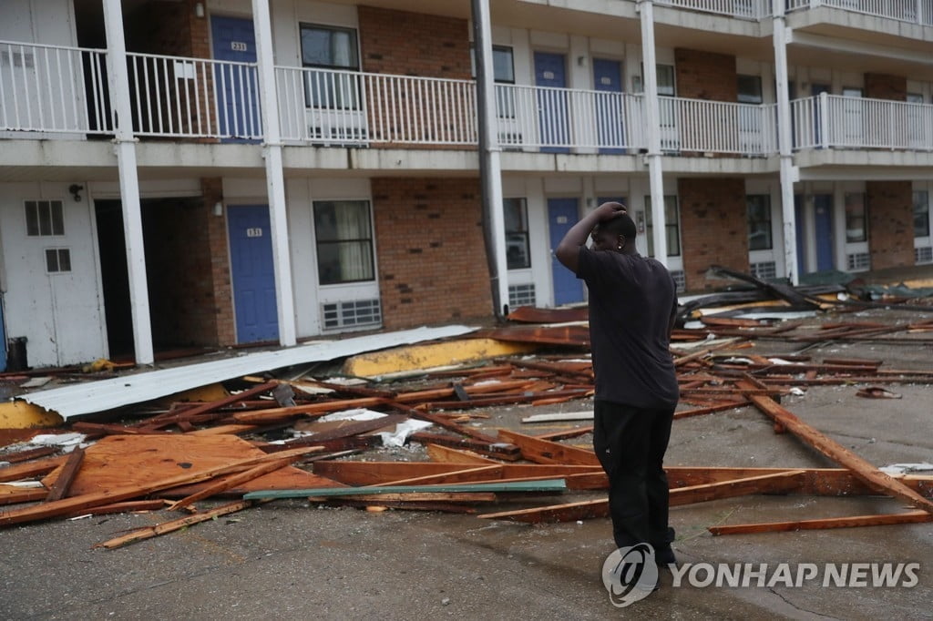 시속 240㎞ 초강력 허리케인 `로라`…미국 남부 강타