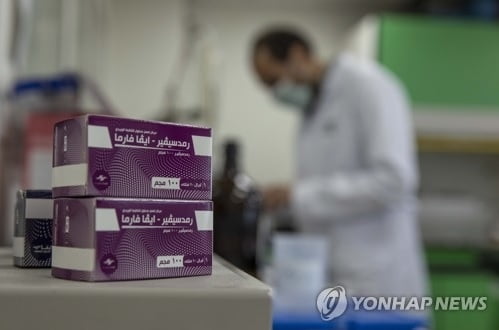 미 FDA, 렘데시비르 긴급사용승인 확대…“발병 초기 효과 확인”