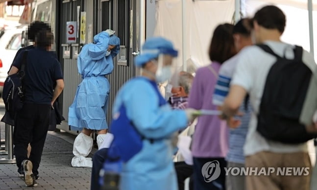 사랑제일교회 관련 확진자, 17일 만에 1,018명…최소 25곳 전파